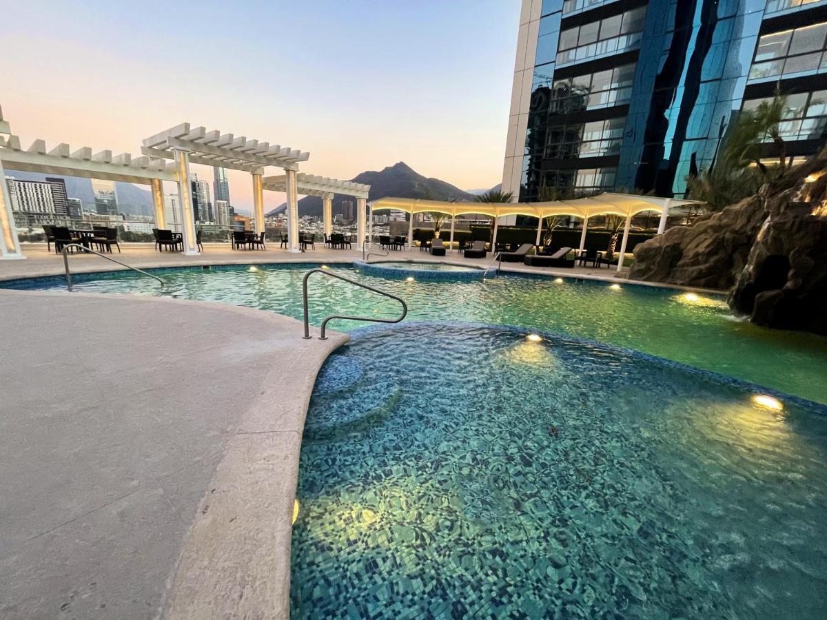 Safi Royal Luxury Metropolitan Hotel San Pedro Garza Garcia Luaran gambar The pool at the Ritz-Carlton, Scottsdale