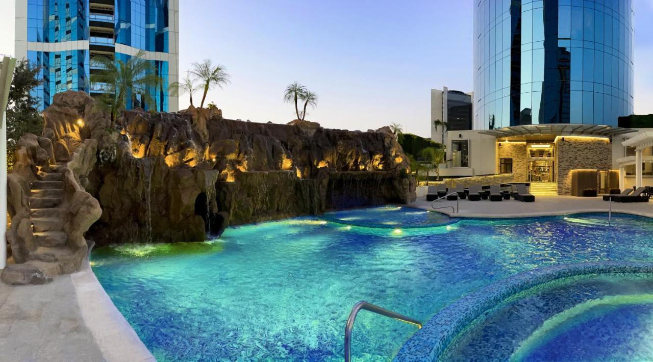 Safi Royal Luxury Metropolitan Hotel San Pedro Garza Garcia Luaran gambar The pool at the Atlantis Paradise Island