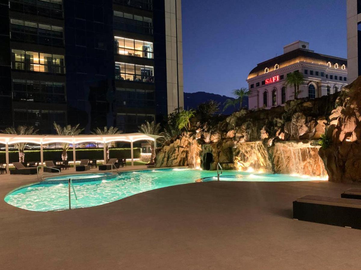 Safi Royal Luxury Metropolitan Hotel San Pedro Garza Garcia Luaran gambar The pool at the Fontainebleau