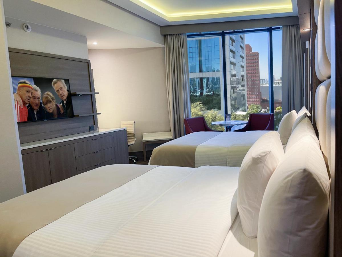 Safi Royal Luxury Metropolitan Hotel San Pedro Garza Garcia Luaran gambar A room at the hotel