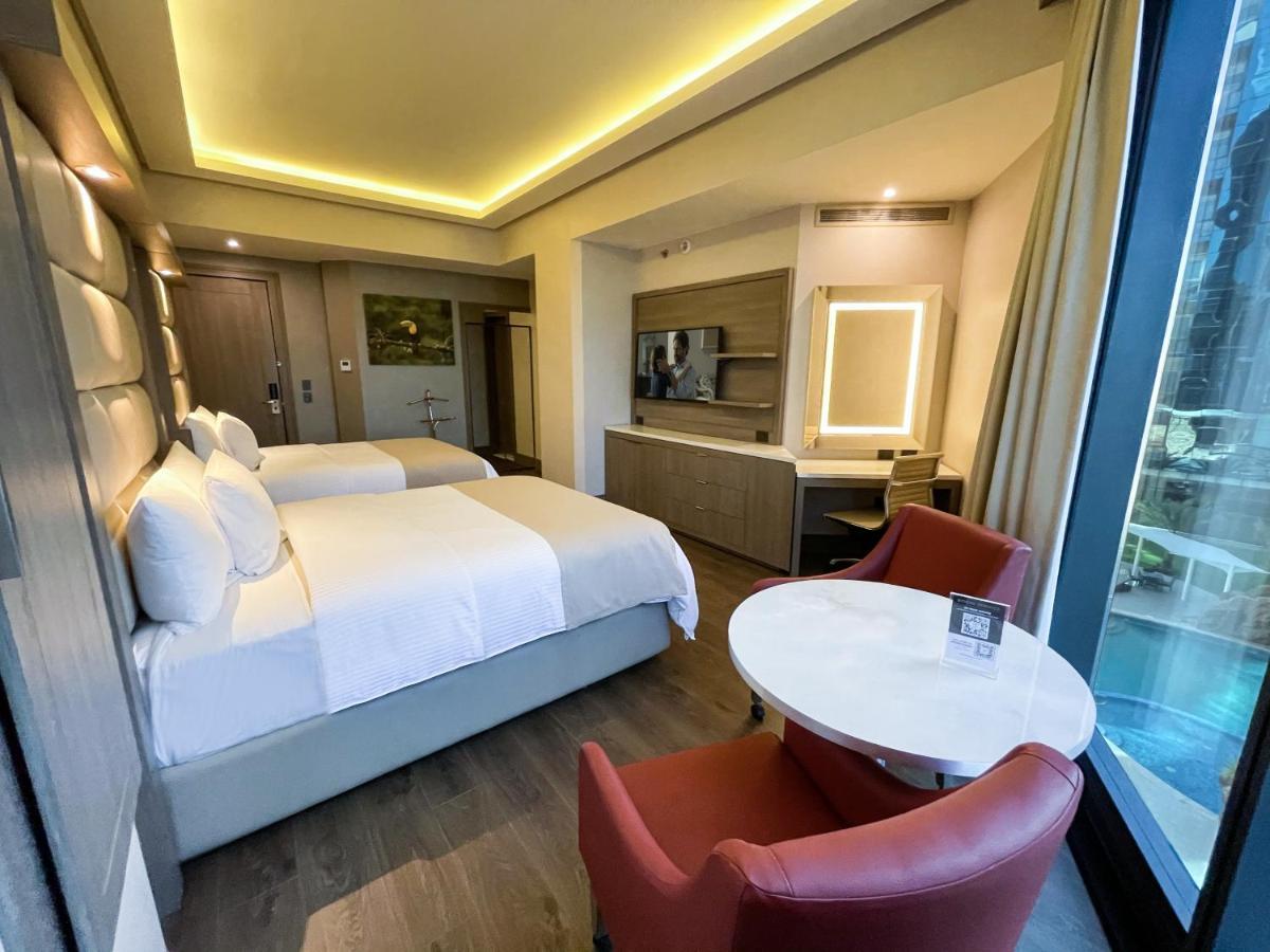 Safi Royal Luxury Metropolitan Hotel San Pedro Garza Garcia Luaran gambar A room at the hotel