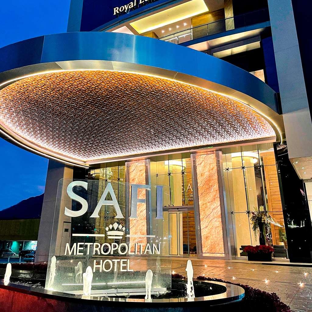 Safi Royal Luxury Metropolitan Hotel San Pedro Garza Garcia Luaran gambar The entrance of the hotel