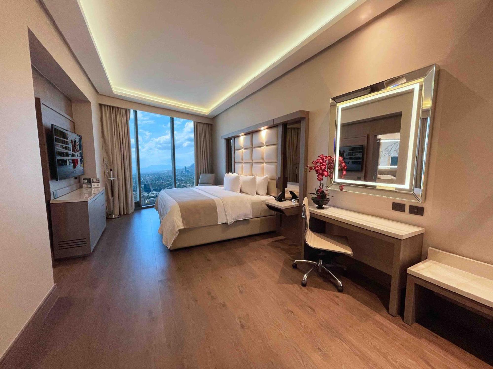 Safi Royal Luxury Metropolitan Hotel San Pedro Garza Garcia Luaran gambar Deluxe room